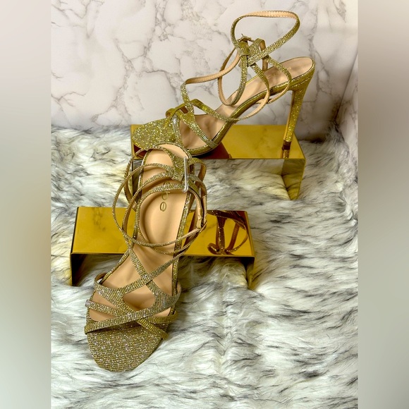 NEW BEBE Metallic Size 8 Gold Strappy Stiletto Heels - Picture 2 of 4